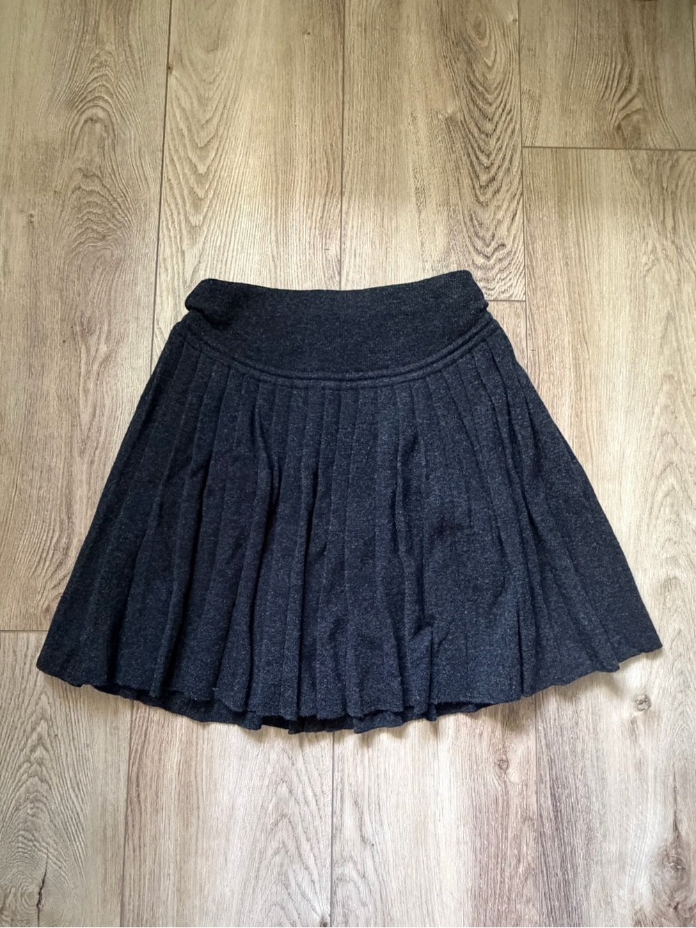 Women's Vintage Bloomingdale’s Dark Gray Pleated Knit Skirt